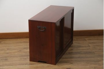 和製アンティーク　漆塗りが上品な雰囲気を醸し出す収納棚(戸棚、キャビネット、下駄箱)(R-062922)