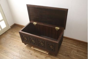 ビンテージ家具　縞黒檀(シマコクタン)材　唐木　激重!!豪華な装飾が重厚な雰囲気を醸し出す収納箱(宝箱、収納ボックス、サイドボード、ヴィンテージ)(R-062924)
