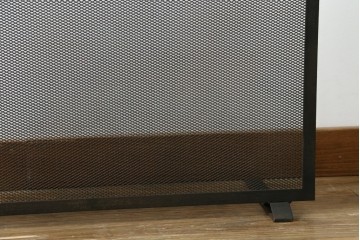 和製ビンテージ　アイアン製　シャビーシックな雰囲気ただようメッシュファイヤースクリーン　(R-062926)