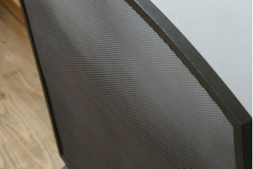 和製ビンテージ　アイアン製　シャビーシックな雰囲気ただようメッシュファイヤースクリーン　(R-062926)