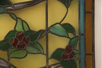 和製アンティーク　華やかな花の図柄が存在感を放つステンドグラス1枚(明り取り、明かり取り、窓)(R-062933)