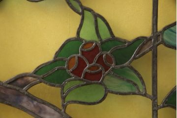 和製アンティーク　華やかな花の図柄が存在感を放つステンドグラス1枚(明り取り、明かり取り、窓)(R-062933)