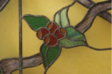 和製アンティーク　華やかな花の図柄が存在感を放つステンドグラス1枚(明り取り、明かり取り、窓)(R-062933)