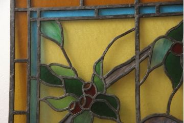 和製アンティーク　華やかな花の図柄が存在感を放つステンドグラス1枚(明り取り、明かり取り、窓)(R-062934)