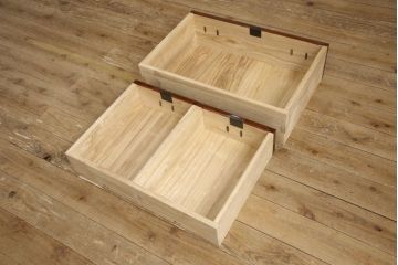 中古　渡辺家具店　漆塗り　美しい杢目と木地呂塗りの艶やかな木肌が美しい仙台箪笥(和タンス、整理箪笥、衣装たんす、小箪笥、引き出し、サイドチェスト)(R-062939)