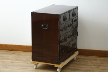 和製ビンテージ　木地呂塗り　漆塗り　凝った金具と美しい杢目が上質な和の雰囲気を醸し出す仙台小箪笥　(R-062943)