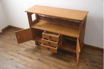 中古　民芸家具　屋久杉　上質な和の空間を演出するサイドボード(茶棚、収納棚、戸棚、飾り棚)(R-062944)
