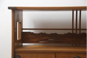 中古　民芸家具　屋久杉　上質な和の空間を演出するサイドボード(茶棚、収納棚、戸棚、飾り棚)(R-062944)