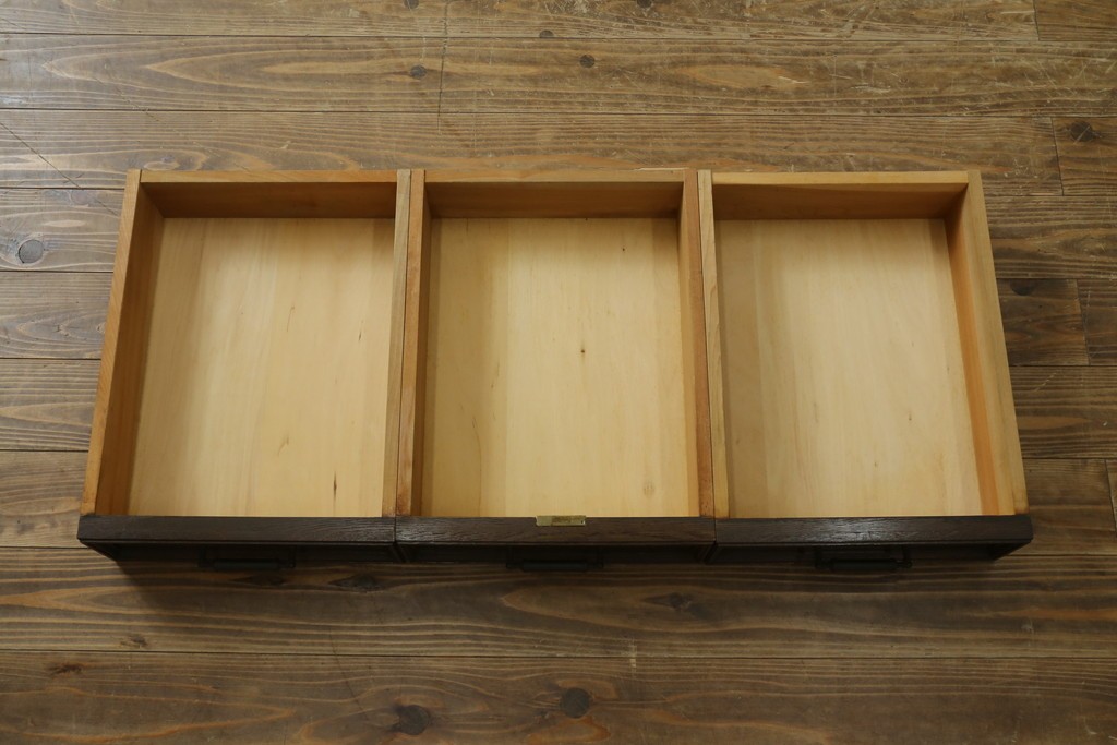 中古　美品　永田良介商店　クラシカルでモダンなデザインが珍しい着物箪笥　(R-062946)