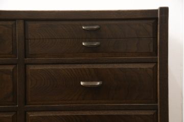 中古　美品　内部国産桐材　タモ材　職人手造りの高級品!!造りが良いローチェスト(引き出し、ローボード、リビングボード)(R-062947)