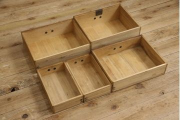 和製アンティーク　前面桑材　内部桐材　木の温かみを感じる色合いが魅力の小引き出し(小物収納、卓上収納)(R-062948)