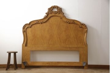 中古　美品　IDC大塚家具取り扱い　アメリカ高級家具　バウ・ファニチャー(Bau Furniture)　クイーンサイズ　優雅な雰囲気を醸し出すヘッドボード(ベッドフレーム)(定価約60万円)(R-062949)