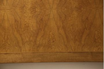 中古　美品　IDC大塚家具取り扱い　アメリカ高級家具　バウ・ファニチャー(Bau Furniture)　クイーンサイズ　優雅な雰囲気を醸し出すヘッドボード(ベッドフレーム)(定価約60万円)(R-062949)