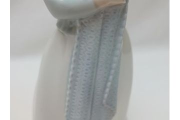  	スペイン　リヤドロ　LLADRO　NAO　Girl With Puppy(子犬を抱く少女)　フィギュリン(箱なし、陶器人形、置物、オブジェ、女の子、犬)(R-062951)