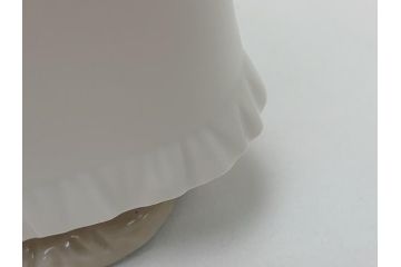  	スペイン　リヤドロ　LLADRO　NAO　Girl With Puppy(子犬を抱く少女)　フィギュリン(箱なし、陶器人形、置物、オブジェ、女の子、犬)(R-062951)