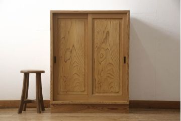 和製ビンテージ　総杉無垢材　鏡板一枚板　杢目が美しい下駄箱(ヴィンテージ、戸棚、収納棚)(R-062959)