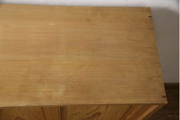 和製ビンテージ　総杉無垢材　鏡板一枚板　杢目が美しい下駄箱(ヴィンテージ、戸棚、収納棚)(R-062959)