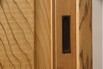 和製ビンテージ　総杉無垢材　鏡板一枚板　杢目が美しい下駄箱(ヴィンテージ、戸棚、収納棚)(R-062959)