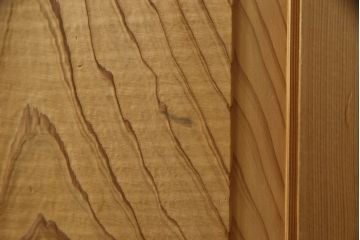 和製ビンテージ　総杉無垢材　鏡板一枚板　杢目が美しい下駄箱(ヴィンテージ、戸棚、収納棚)(R-062959)