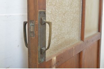 アンティーク建具　木の風合いが味わい深いガラス扉1枚(ドア、木製扉)(R-062965)
