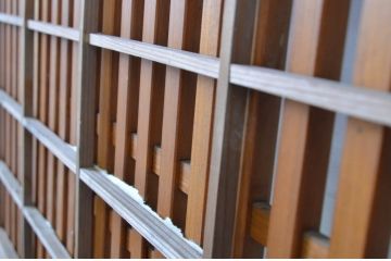 アンティーク建具　和の趣あふれる裏障子付き格子帯戸1枚(引き戸、格子戸)(R-062969)