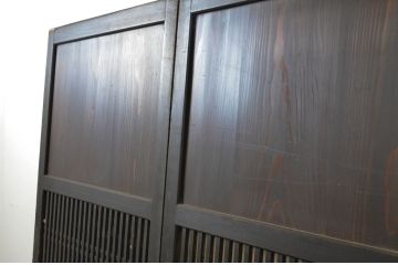 アンティーク建具　深みのある色合いが魅力的な格子帯戸2枚セット(格子戸、引き戸)(R-062970)