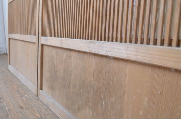 アンティーク建具　情緒ある和の雰囲気作りにおすすめの裏障子戸付き格子戸2枚セット(ガラス帯戸、障子戸、引き戸)(R-062972)