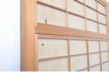 アンティーク建具　情緒ある和の雰囲気作りにおすすめの裏障子戸付き格子戸2枚セット(ガラス帯戸、障子戸、引き戸)(R-062972)