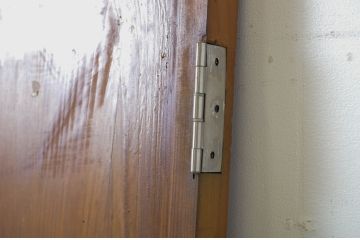 アンティーク建具　様々なテイストの空間にも馴染む!シンプルなデザインが魅力の扉1枚(ドア、玄関ドア、木製扉、板戸)(R-062981)