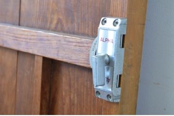 アンティーク建具　様々なテイストの空間にも馴染む!シンプルなデザインが魅力の扉1枚(ドア、玄関ドア、木製扉、板戸)(R-062981)