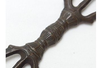 時代物　密教法具　金剛鈴　五鈷杵　三鈷杵　仏具3点セット(金剛杵、ヴァジュラ、ドルジェ、お守り、仏教美術)(R-062995)