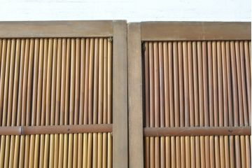 アンティーク建具　涼しげな和の空間を演出する御簾戸2枚セット(簾戸、簀戸、葭戸、夏障子、夏戸、引き戸、建具)(R-063014)