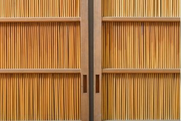 アンティーク建具　涼しげな和の空間づくりにおすすめ御簾戸2枚セット(簾戸、簀戸、葭戸、夏障子、夏戸、引き戸、建具)(R-063020)