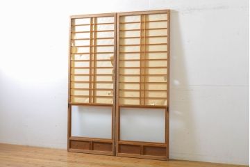 アンティーク建具　ガラス入り　腰板欅(ケヤキ)材　落ち着きのある和を演出する障子戸2枚セット(引き戸、ガラス帯戸、建具)(R-063022)