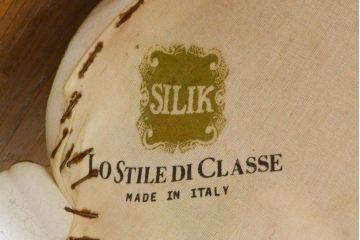 中古　イタリアブランド家具　SILIK(シリック)　細部まで凝った造りが美しいアームチェア(サロンチェア、椅子、イス)(定価約60万円)(R-063026)