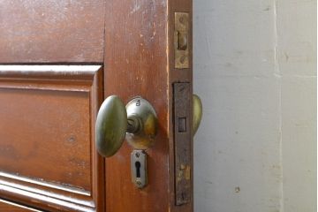 アンティーク建具　ニレ材　大正ロマンの雰囲気香る扉1枚(ドア、木製ドア、建具)(R-063031)