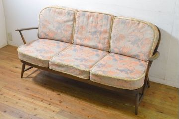 イギリスビンテージ　ERCOL(アーコール)　淡い色味のファブリックが上品な3人掛けソファ(ヴィンテージ、三人掛け、アームソファ、英国、北欧)(R-063033)