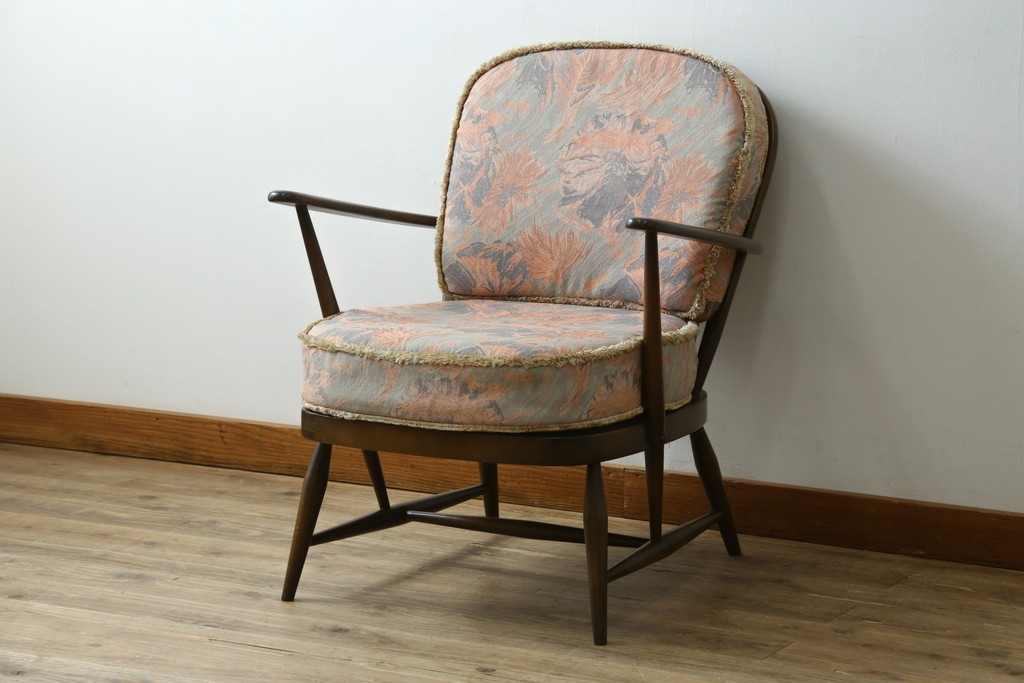 イギリスビンテージ　ERCOL(アーコール)　贅沢な一人の時間におすすめの1人掛けソファ　(R-063035)
