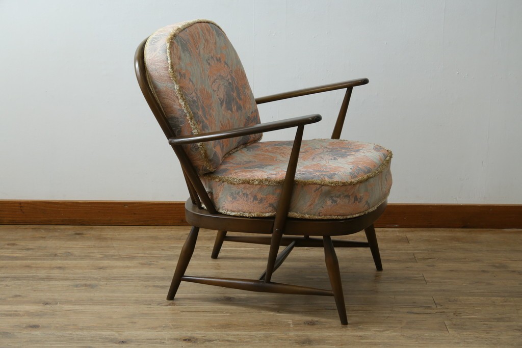イギリスビンテージ　ERCOL(アーコール)　贅沢な一人の時間におすすめの1人掛けソファ　(R-063035)