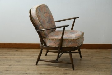 イギリスビンテージ　ERCOL(アーコール)　贅沢な一人の時間におすすめの1人掛けソファ　(R-063035)