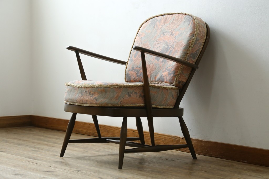イギリスビンテージ　ERCOL(アーコール)　贅沢な一人の時間におすすめの1人掛けソファ　(R-063035)