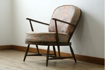 イギリスビンテージ　ERCOL(アーコール)　贅沢な一人の時間におすすめの1人掛けソファ　(R-063035)