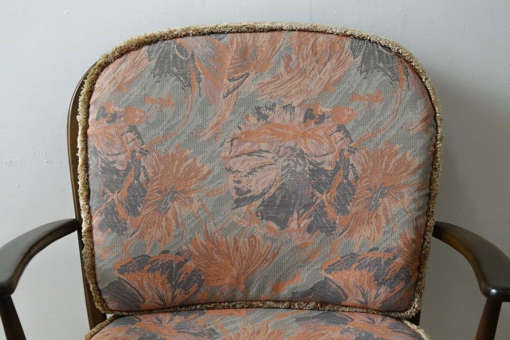 イギリスビンテージ　ERCOL(アーコール)　贅沢な一人の時間におすすめの1人掛けソファ　(R-063035)