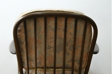 イギリスビンテージ　ERCOL(アーコール)　贅沢な一人の時間におすすめの1人掛けソファ　(R-063035)