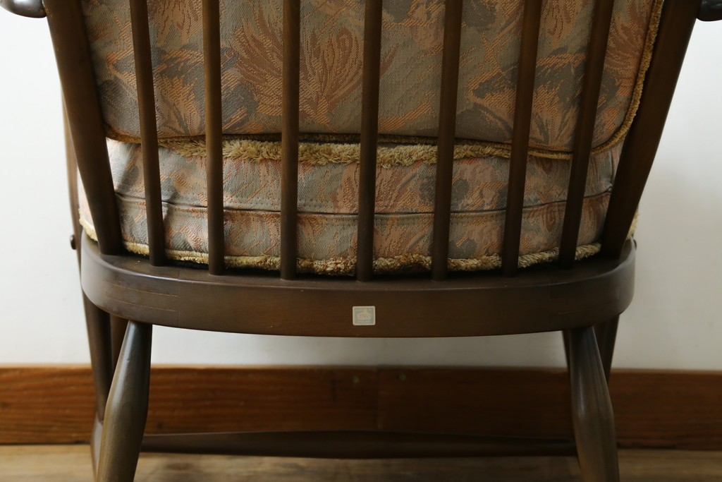 イギリスビンテージ　ERCOL(アーコール)　贅沢な一人の時間におすすめの1人掛けソファ　(R-063035)