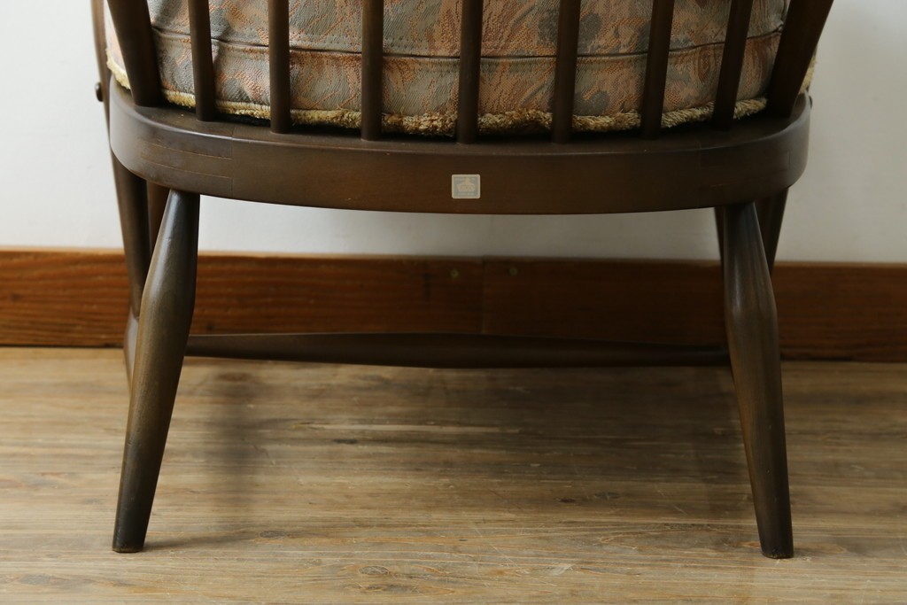 イギリスビンテージ　ERCOL(アーコール)　贅沢な一人の時間におすすめの1人掛けソファ　(R-063035)