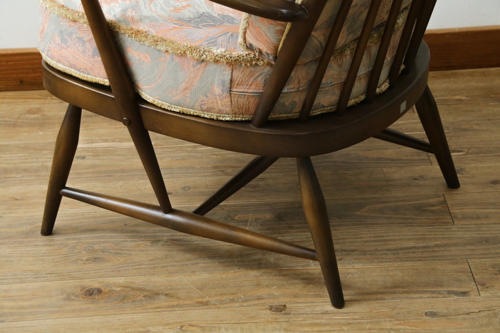 イギリスビンテージ　ERCOL(アーコール)　贅沢な一人の時間におすすめの1人掛けソファ　(R-063035)