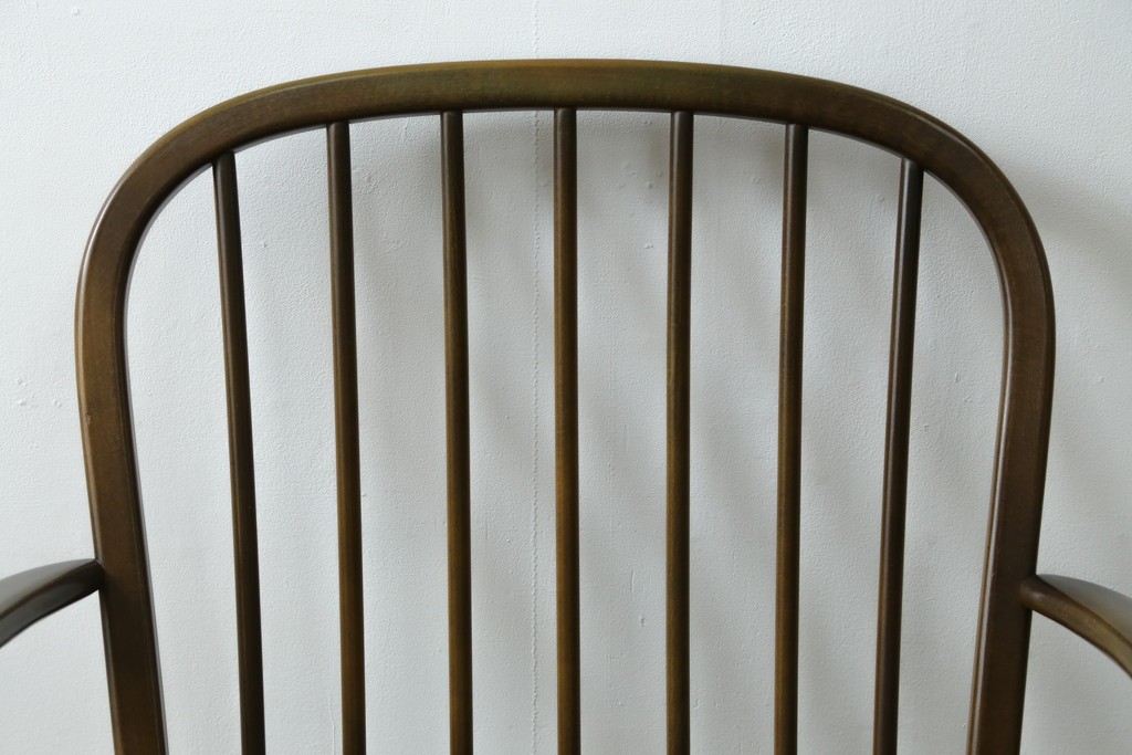 イギリスビンテージ　ERCOL(アーコール)　贅沢な一人の時間におすすめの1人掛けソファ　(R-063035)