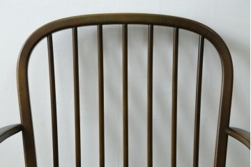 イギリスビンテージ　ERCOL(アーコール)　贅沢な一人の時間におすすめの1人掛けソファ　(R-063035)