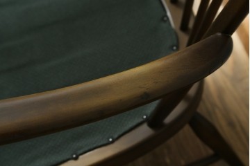 イギリスビンテージ　ERCOL(アーコール)　贅沢な一人の時間におすすめの1人掛けソファ　(R-063035)